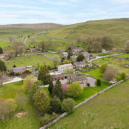 Central Malham Wellbeing Escape With Hot Tub Sleeps 8 Dış mekan fotoğraf