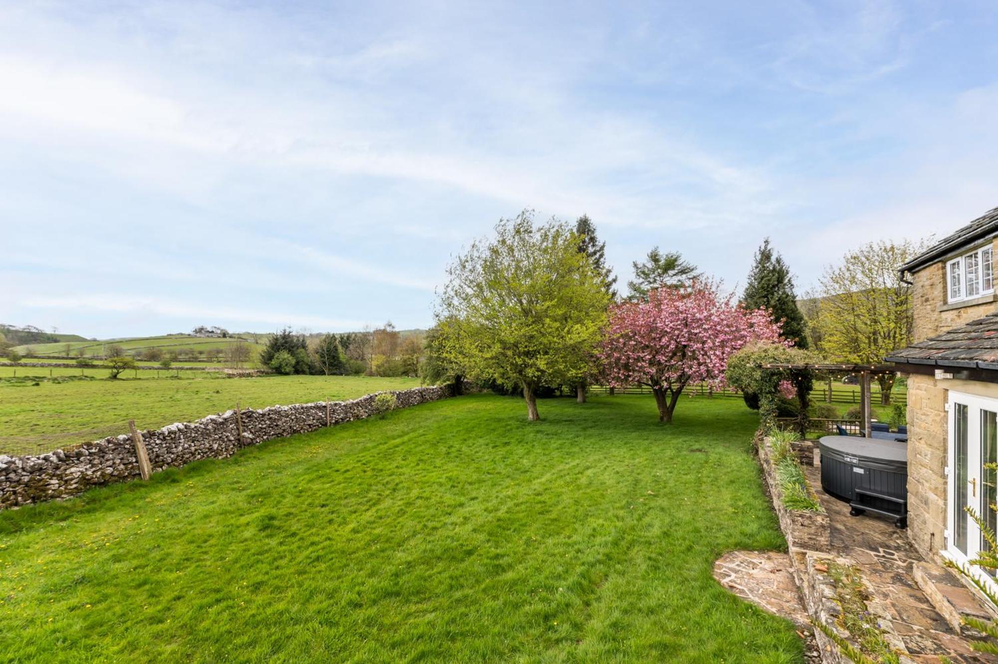 Central Malham Wellbeing Escape With Hot Tub Sleeps 8 Dış mekan fotoğraf