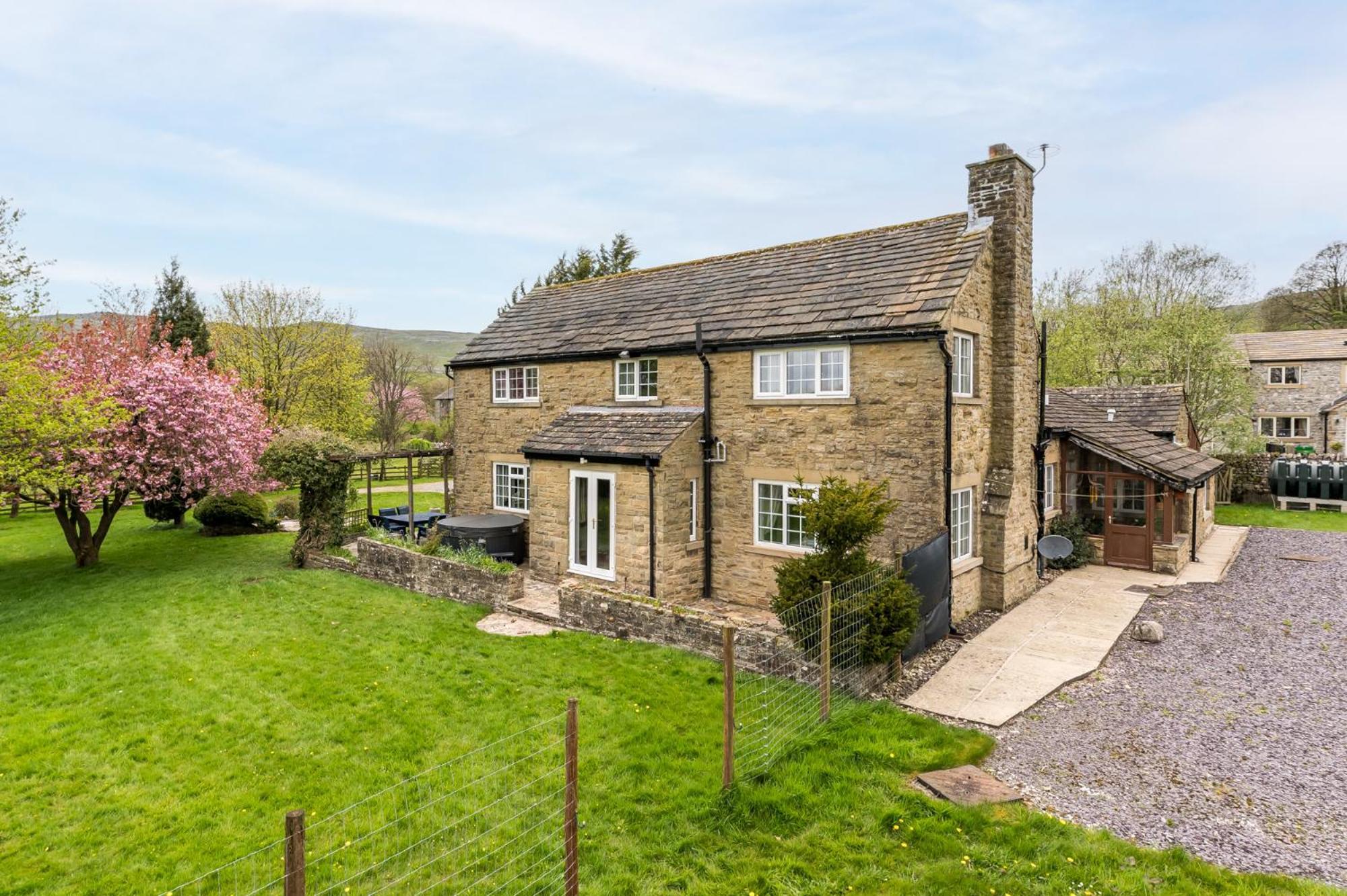 Central Malham Wellbeing Escape With Hot Tub Sleeps 8 Dış mekan fotoğraf